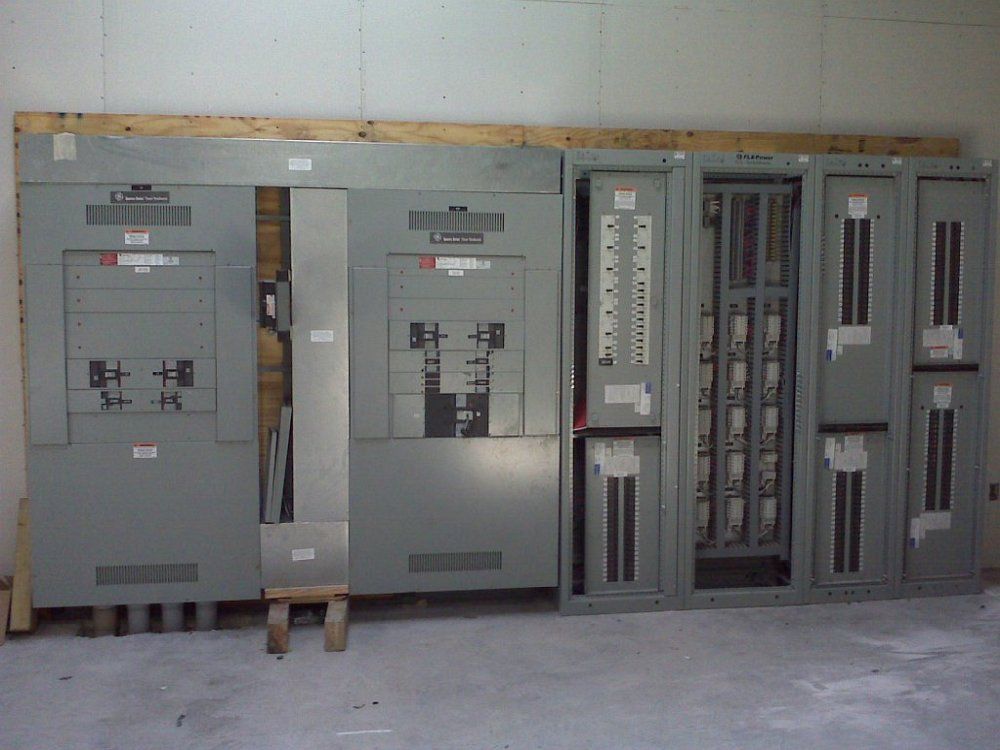Commercial retail electrical contractor services